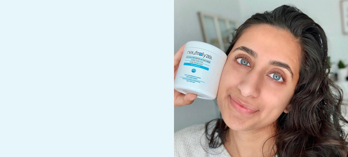 Neutralyze customer holding a jar of Exfoliating Pads